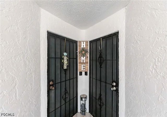 Listing Photo 4 - Condo for sale in building located at 6775 Lake Mcgregor Cir, Fort Myers, FL 33919