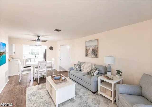 Listing Photo 5 - Condo for sale in building located at 6775 Lake Mcgregor Cir, Fort Myers, FL 33919
