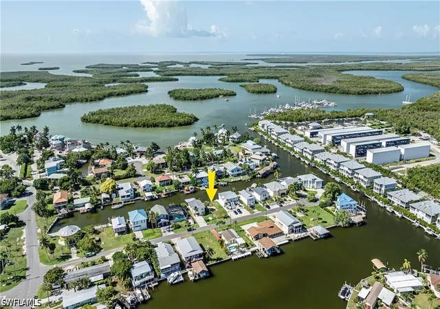 2nd image of 574 Coconut Ave S, Goodland, FL 34140 | MLS# 226027303