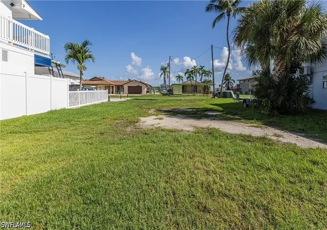 4th image of 574 Coconut Ave S, Goodland, FL 34140 | MLS# 226027303