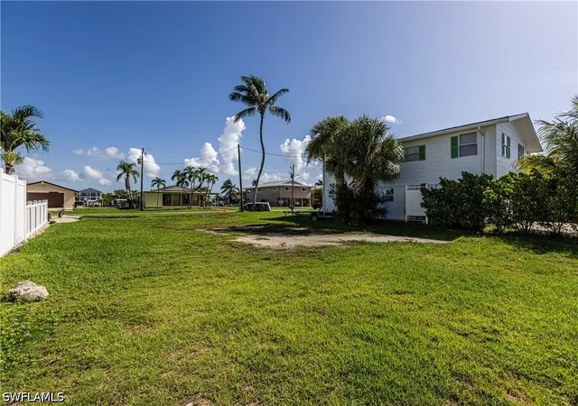 5th image of 574 Coconut Ave S, Goodland, FL 34140 | MLS# 226027303
