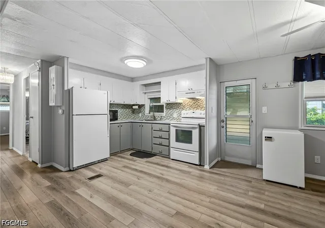 3rd image of 195 Domingo Dr, Fort Myers, FL 33905 | MLS# 2026031758