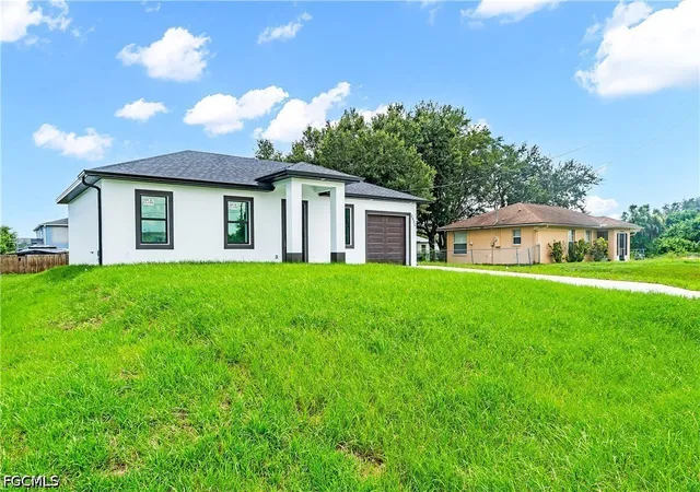 4th image of 2923 2Nd St Sw, Lehigh Acres, FL 33976 | MLS# 2026031792
