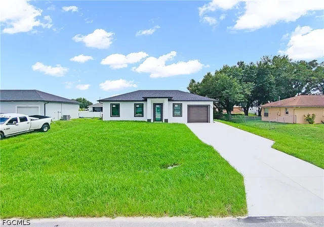 5th image of 2923 2Nd St Sw, Lehigh Acres, FL 33976 | MLS# 2026031792