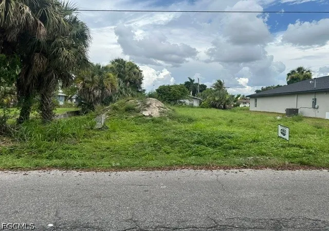 Photo 1 of Land for sale at 2143 Davis St, Fort Myers, FL 33916 | MLS# 2026031798 | Listing updated on 2026-08-04