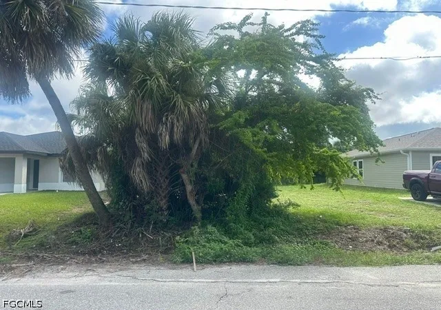 Photo 3 of Land for sale at 2143 Davis St, Fort Myers, FL 33916 | MLS# 2026031798 | Listing updated on 2026-09-24