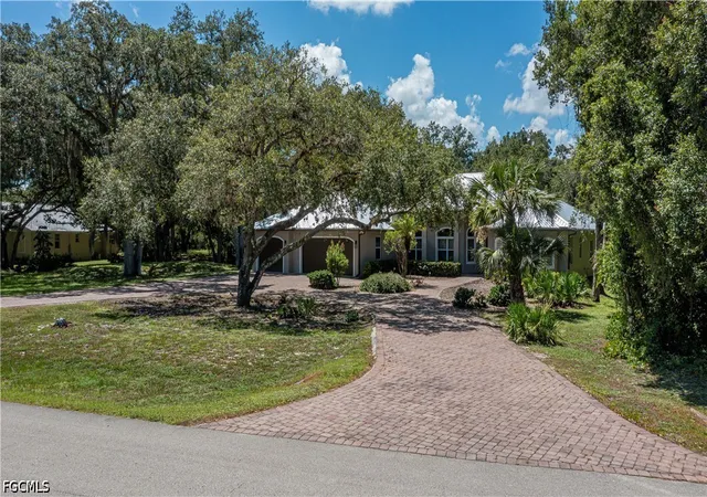 3rd image of 4033 Oak Haven Dr, Labelle, FL 33935 | MLS# 2026031827