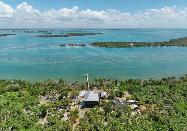 Photo 3 of Single family home for sale at 1000 Cayo Costa, Captiva, FL 33924 | MLS# 2026031845 | Listing updated on 2026-08-12