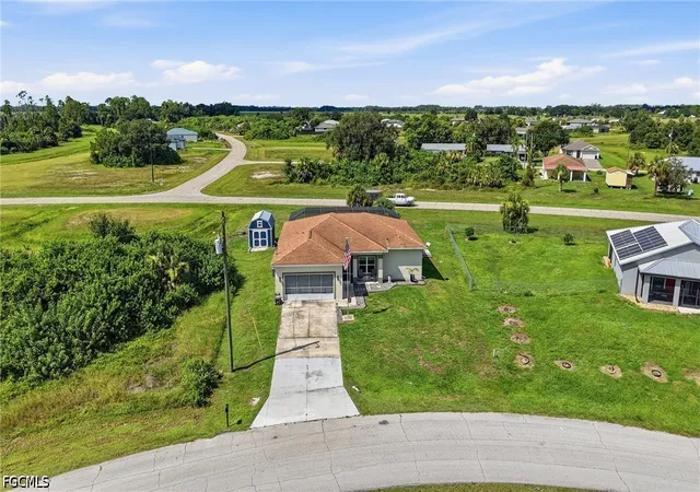 3rd image of 3017 Iris Cir, Labelle, FL 33935 | MLS# 2026031912