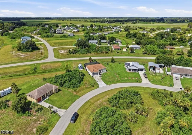 4th image of 3017 Iris Cir, Labelle, FL 33935 | MLS# 2026031912