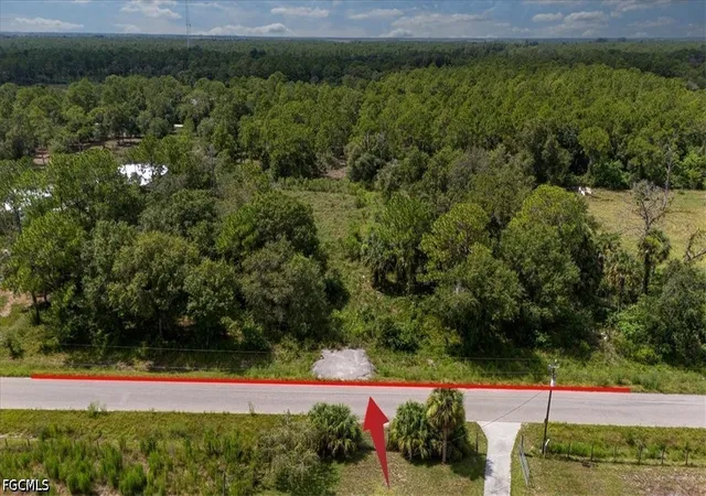 2nd image of 1050 Lakeview Ave, Clewiston, FL 33440 | MLS# 2026031919