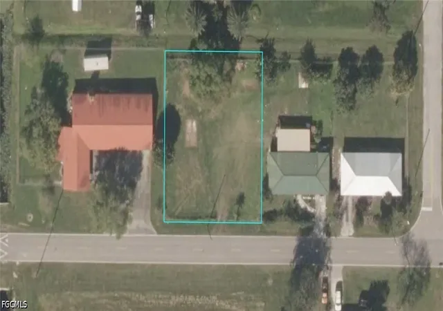 5th image of 757 Avenue R Sw, Moore Haven, FL 33471 | MLS# 2026031951