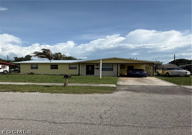 1st image of 428 W Alverdez Ave, Clewiston, FL 33440 | MLS# 2026031970