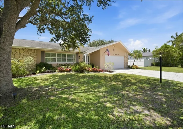 2nd image of 1024 El Mar Ave, Fort Myers, FL 33919 | MLS# 2026032011