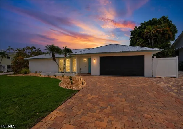 Photo 1 of Single family home for sale at 1477 Albatross Rd, Sanibel, FL 33957 | MLS# 2026032050 | Listing updated on 2026-08-08