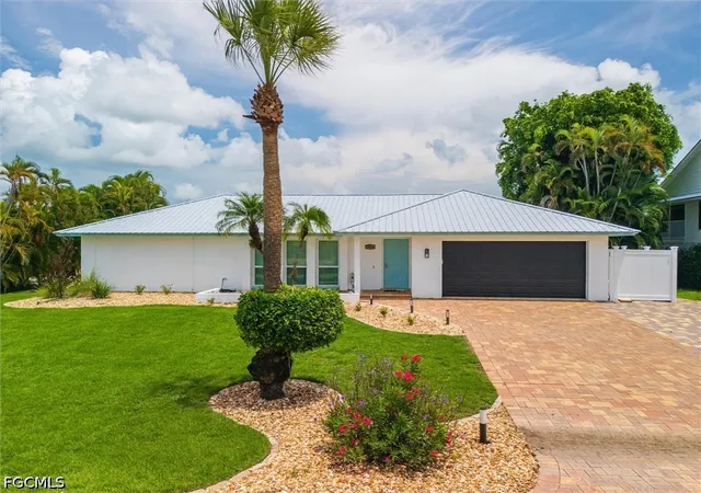 Photo 2 of Single family home for sale at 1477 Albatross Rd, Sanibel, FL 33957 | MLS# 2026032050 | Listing updated on 2026-08-08
