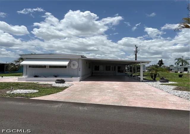 3rd image of 3130 Mercury Ln, North Fort Myers, FL 33903 | MLS# 2026032104