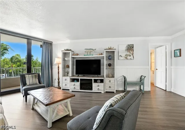 4th image of 440 Seaview Ct #201, Marco Island, FL 34145 | MLS# 2026032173