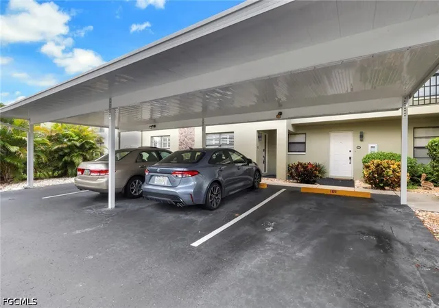 Photo 2 of Sale Pending at 4634 Sw Santa Barbara Pl #101, Cape Coral, FL 33914 | MLS# 2026032188 | Listing updated on 2026-08-10