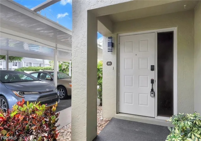 Photo 3 of Sale Pending at 4634 Sw Santa Barbara Pl #101, Cape Coral, FL 33914 | MLS# 2026032188 | Listing updated on 2026-08-10