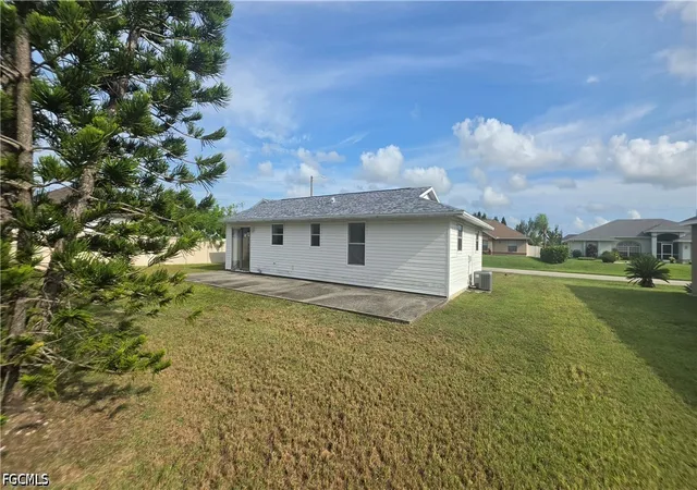 Photo 3 of Single family home for sale at 419 SE 15th Street, Cape Coral, FL 33990 | MLS# 2026032214 | Listing updated on 2026-07-31