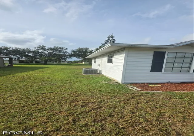 Photo 4 of Single family home for sale at 419 SE 15th Street, Cape Coral, FL 33990 | MLS# 2026032214 | Listing updated on 2026-07-31