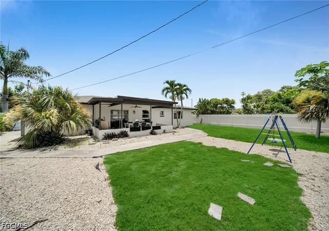 36th image of 127 Se 43rd Ln, Cape Coral, FL 33904 | MLS# 2026032233