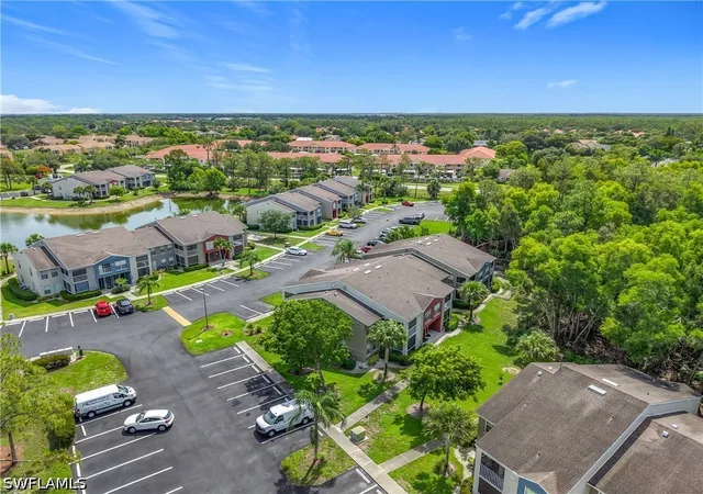 2nd image of 194 Santa Clara Dr, Naples, FL 34104