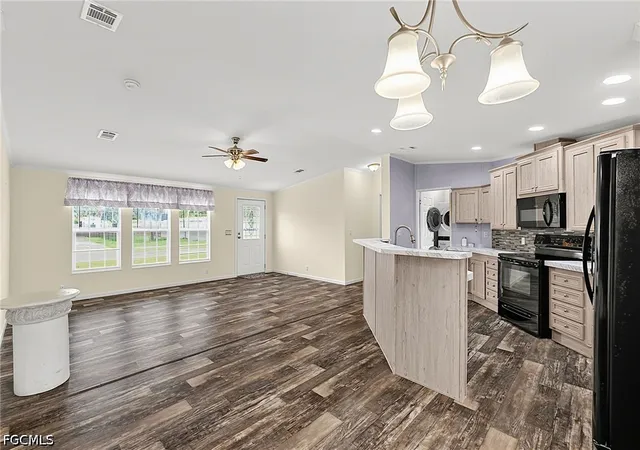 4th image of 2471 Brownell Ct, North Fort Myers, FL 33917 | MLS# 2026032370