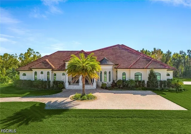 Photo 1 of Single family home for sale at 8250 Penzance Blvd, Fort Myers, FL 33912 | MLS# 2026032389 | Listing updated on 2026-07-31