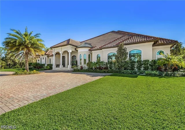 Photo 3 of Single family home for sale at 8250 Penzance Blvd, Fort Myers, FL 33912 | MLS# 2026032389 | Listing updated on 2026-07-31