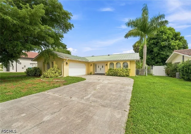 2nd image of 902 El Dorado Pkwy E, Cape Coral, FL 33904 | MLS# 2026032410