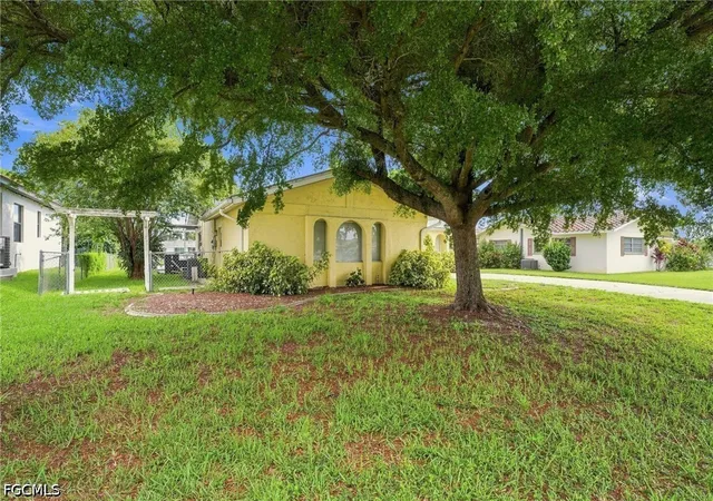 3rd image of 902 El Dorado Pkwy E, Cape Coral, FL 33904 | MLS# 2026032410