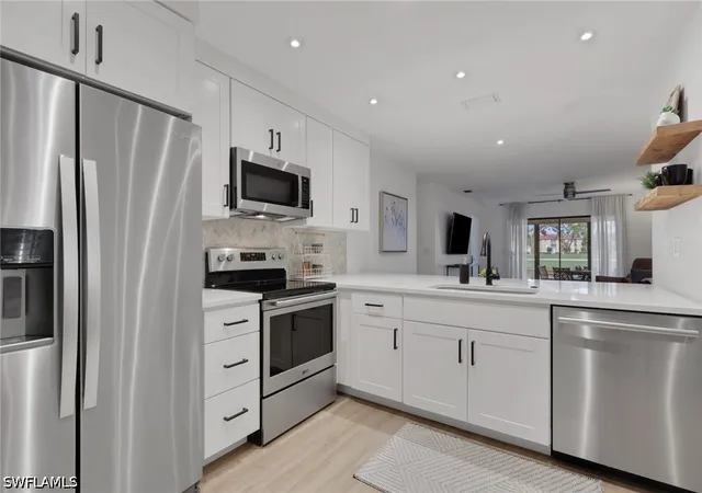 3rd image of 5250 Fox Holw Dr, Naples, FL 34104