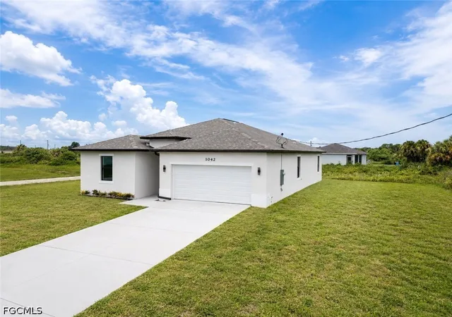 2nd image of 1042 Monday St, Labelle, FL 33935 | MLS# 2026032442