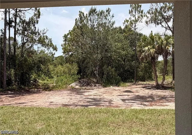 4th image of 5233 Ne 44 St, Naples, FL 34120 | MLS# 226027883