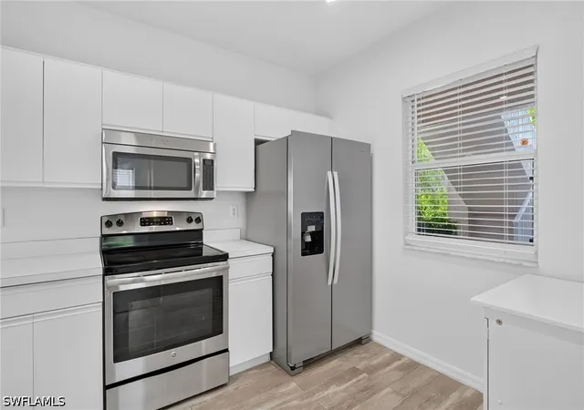 3rd image of 328 Bradstrom Cir, Naples, FL 34113