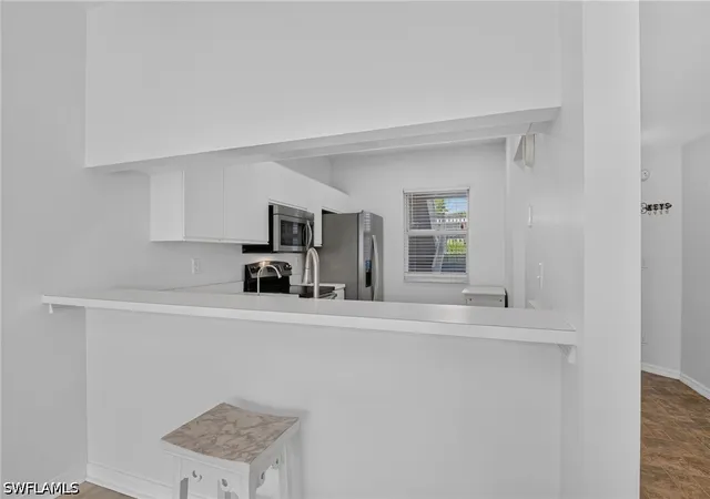 4th image of 328 Bradstrom Cir, Naples, FL 34113