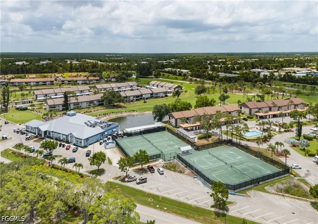 Listing Photo 2 - Condo for sale in building located at 5825 Trailwinds Dr, Fort Myers, FL 33907 - Unit #425