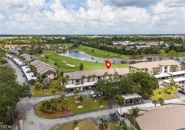 Listing Photo 4 - Condo for sale in building located at 5825 Trailwinds Dr, Fort Myers, FL 33907 - Unit #425