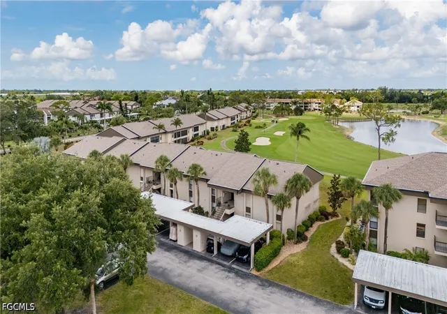 Listing Photo 5 - Condo for sale in building located at 5825 Trailwinds Dr, Fort Myers, FL 33907 - Unit #425