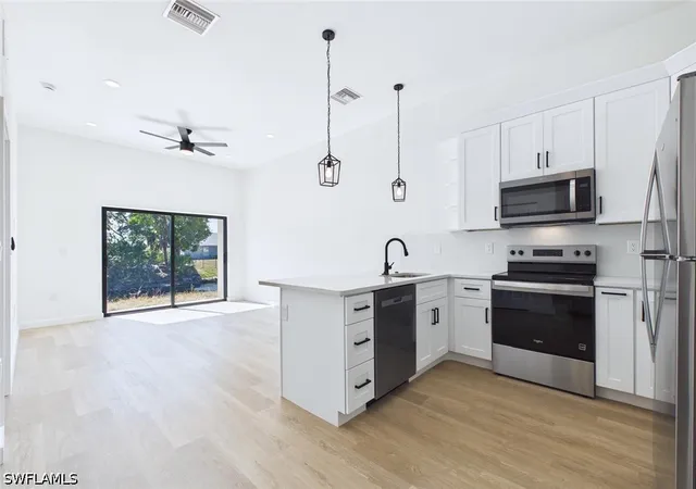 4th image of 542/544 Se 6Th Ter, Cape Coral, FL 33990 | MLS# 226027918