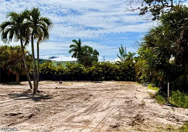 2nd image of 126 Mandalay Rd, Fort Myers Beach, FL 33931 | MLS# 2026032557