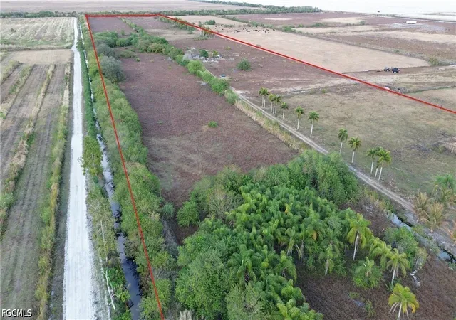 Photo 3 of Manufactured home for sale at 19860 L1 Dike Rd, Clewiston, FL 33440 | MLS# 2026032576 | Listing updated on 2026-07-31