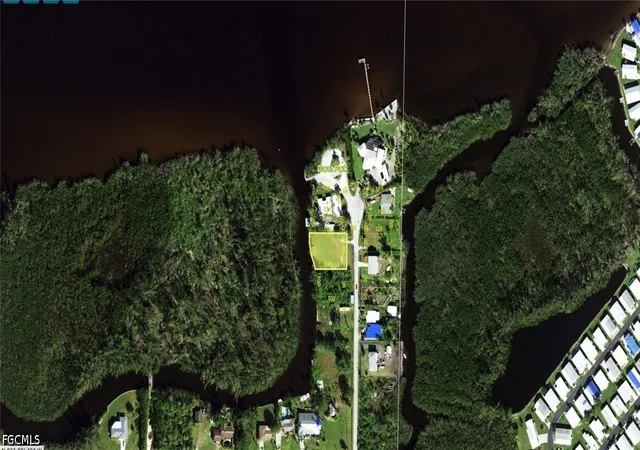 2nd image of 521 Darst Ave, Punta Gorda, FL 33950 | MLS# 2026032616