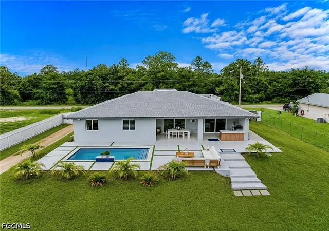 3rd image of 1116 Jefferson Ave, Lehigh Acres, FL 33936 | MLS# 2026032618