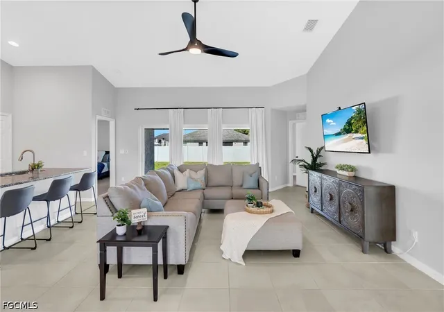 Photo 4 of Single family home for sale at 618 NE 2nd Place, Cape Coral, FL 33909 | MLS# 2026032651 | Listing updated on 2026-08-01