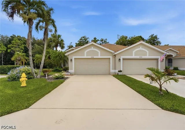 Photo 2 of Townhouse for sale at 14980 Hickory Greens Ct, Fort Myers, FL 33912 | MLS# 2026032655 | Listing updated on 2026-08-03