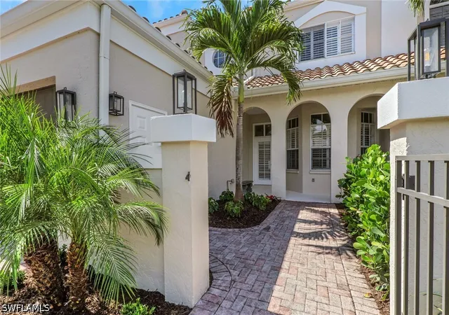 2nd image of 4872 W Boulevard Ct, Naples, FL 34103 | MLS# 226028016