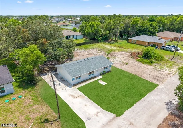 5th image of 3203 28th Street SW, Lehigh Acres, FL 33976 | MLS# 2026032710